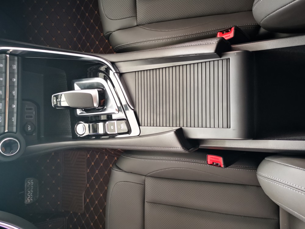 ȫ棬360ȫӰǰ̽״ԶϵͳEPBפƶϵͳAutoHoldԶפϵͳFCWǰײԤϵͳAEBɲϵͳ»ä2020AX7һӦȫ