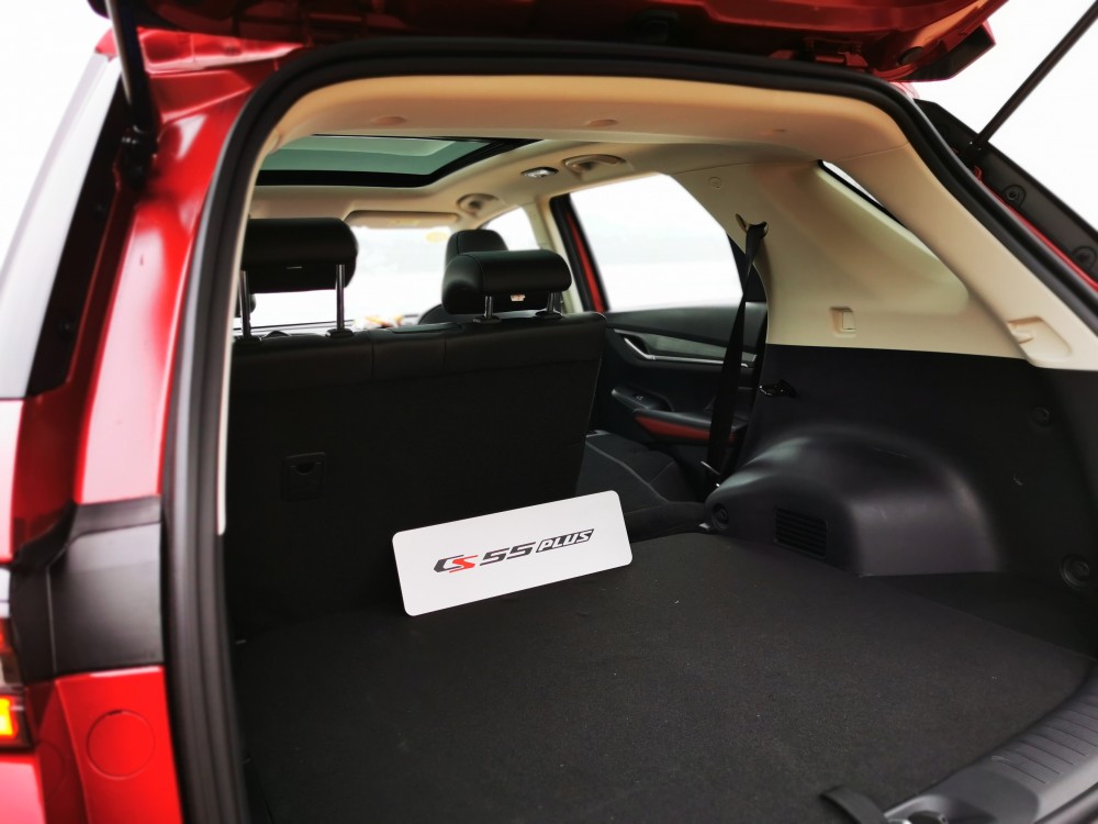 ߴ緽棬߷ֱΪ4500/1860/1690mmΪ2650mmֿͼûв𣬷ϽռSUVˮ׼