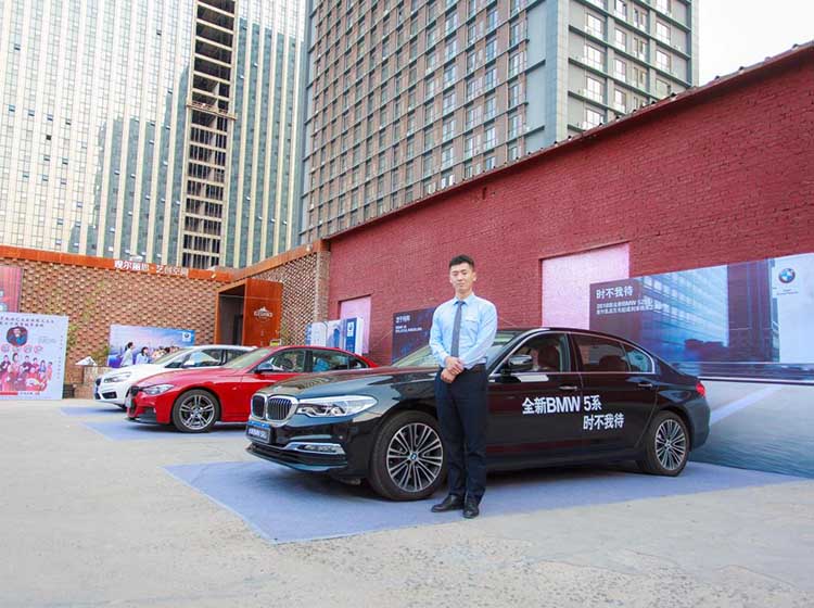 ʯ��ׯ����BMW���ÿͻ����������ִ���