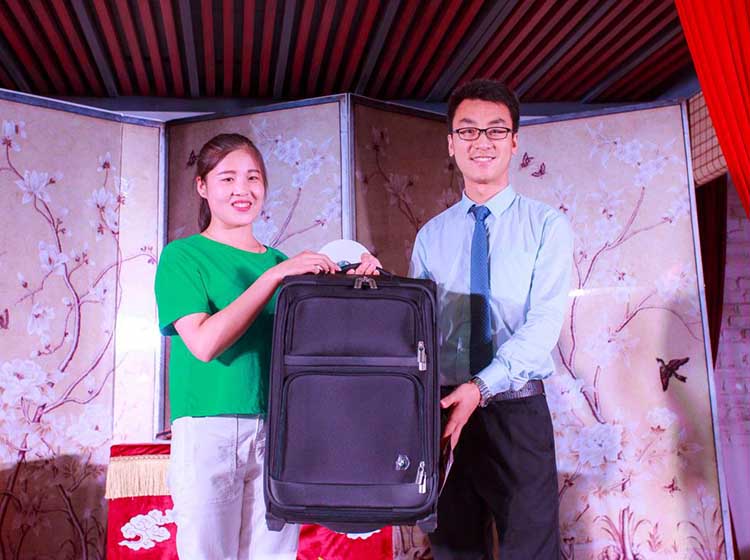 ʯ��ׯ����BMW���ÿͻ����������ִ���