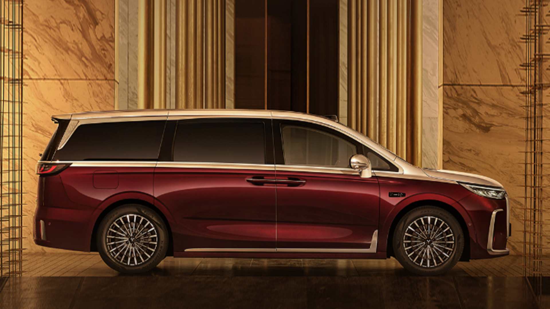 4������7017�� �ͼ����ҵǶ�MPV���ڣ�