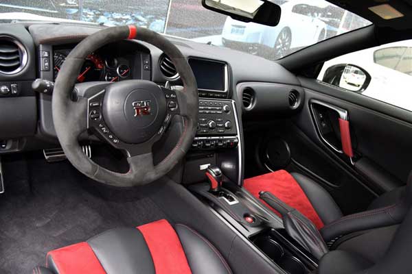 GT-R-nismo.jpg
