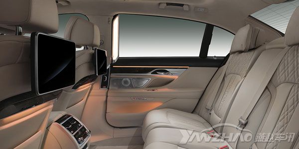 7-series-sedan-comfort-ambient-light-fw-06.jpg.resource.1440