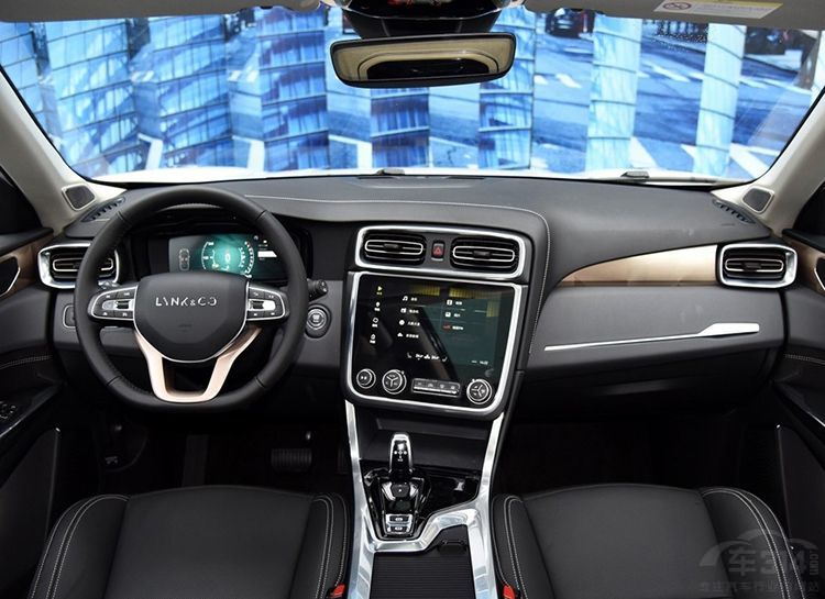 ����������������������߶�SUV����г�