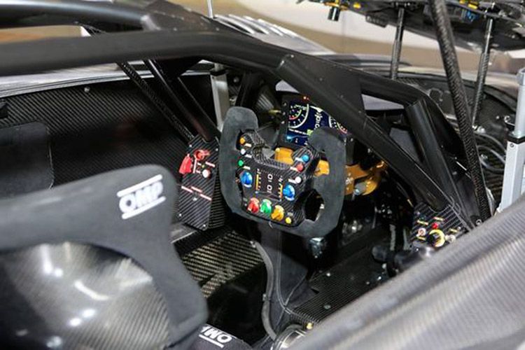 过亿天价车现身日内瓦车展 刷新人们三观