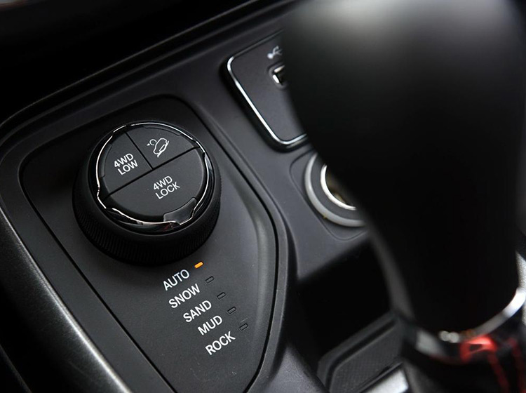 为何Jeep无法被超越?0.2秒切换至四驱