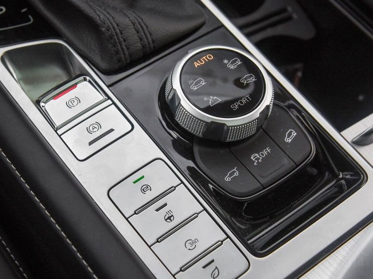 1534844071442022.jpg 7座SUV:荣威RX8与传祺GS8谁更值得买?