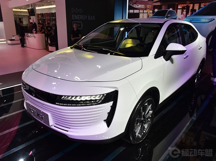 �ɶ���չǰհ����ܴ�����N��綯��