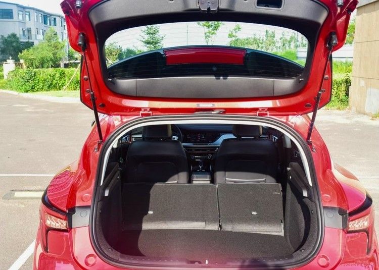 指导价相当 指导价相当 国产车卖不过4.1米的飞度?