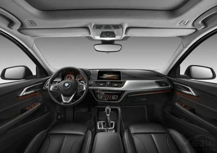 扭力梁双离合的国产奔驰A级 对比宝马1系 扭力梁双离合的国产奔驰A级 对比宝马1系