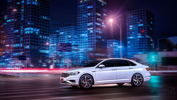 或将15万起,全新速腾与丐版迈腾你买谁 或将15万起,全新速腾与丐版迈腾你买谁