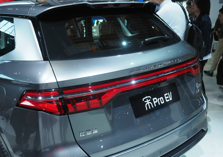 �Ϻ���չ�ع�