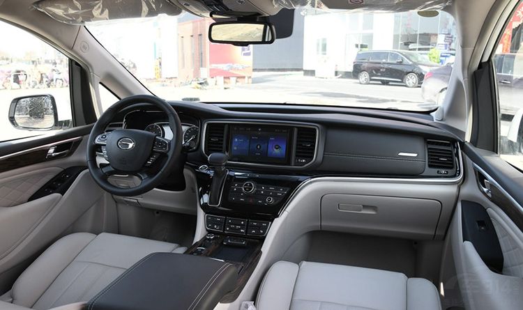 �µ����춯�봫��GM8˭���ʺ�����Լ����