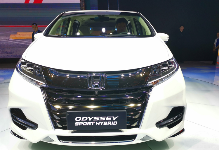 �µ����춯�봫��GM8˭���ʺ�����Լ����