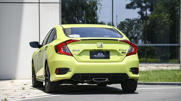 运动家轿只能选择思域?不妨看看领克03 运动家轿只能选择思域?不妨看看领克03