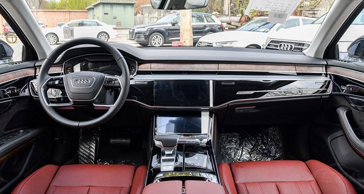 ����7ϵ�ԱȰµ�A8L