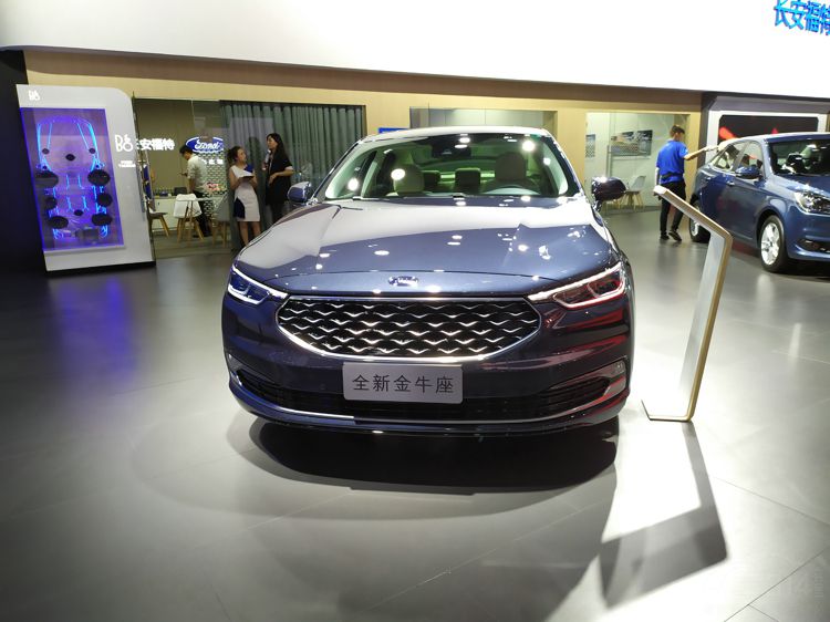 2019成都国际车展:实拍福特新款金牛座! 2019成都国际车展:实拍福特新款金牛座!