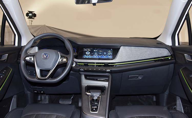 ��;X95���Σ������ж���ذ�SUV�����У�