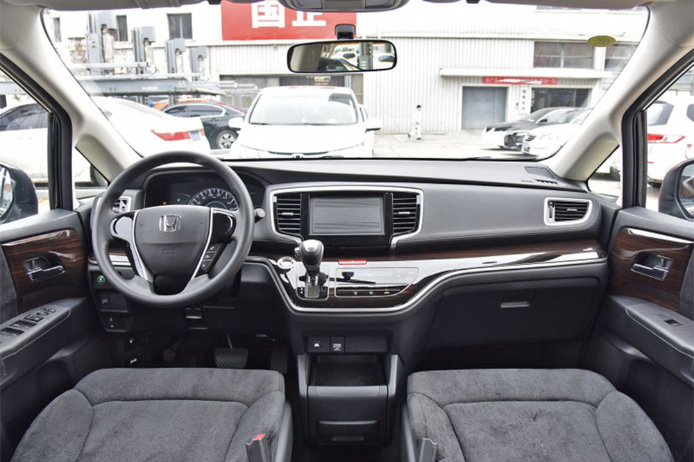 二孩家庭出游很困难?这四款车了解一下! 二孩家庭出游很困难?这四款车了解一下!