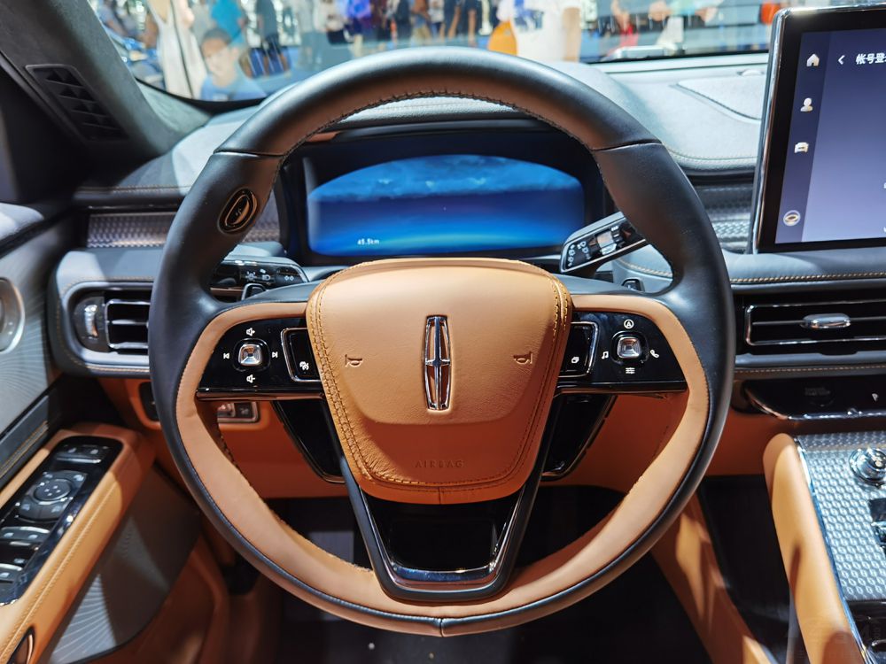 ����ȫ���д���SUV �ֿϷ��м��������쳵չ