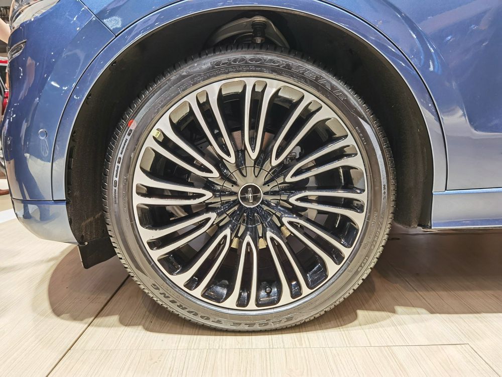 ����ȫ���д���SUV �ֿϷ��м��������쳵չ