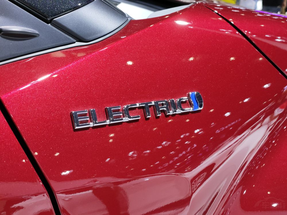 续航400km 丰田携奕泽E进擎亮相重庆车展 续航400km 丰田携奕泽E进擎亮相重庆车展