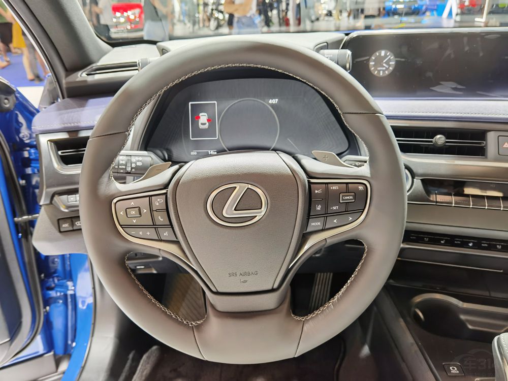 400 ׿˹UX 300e쳵չ