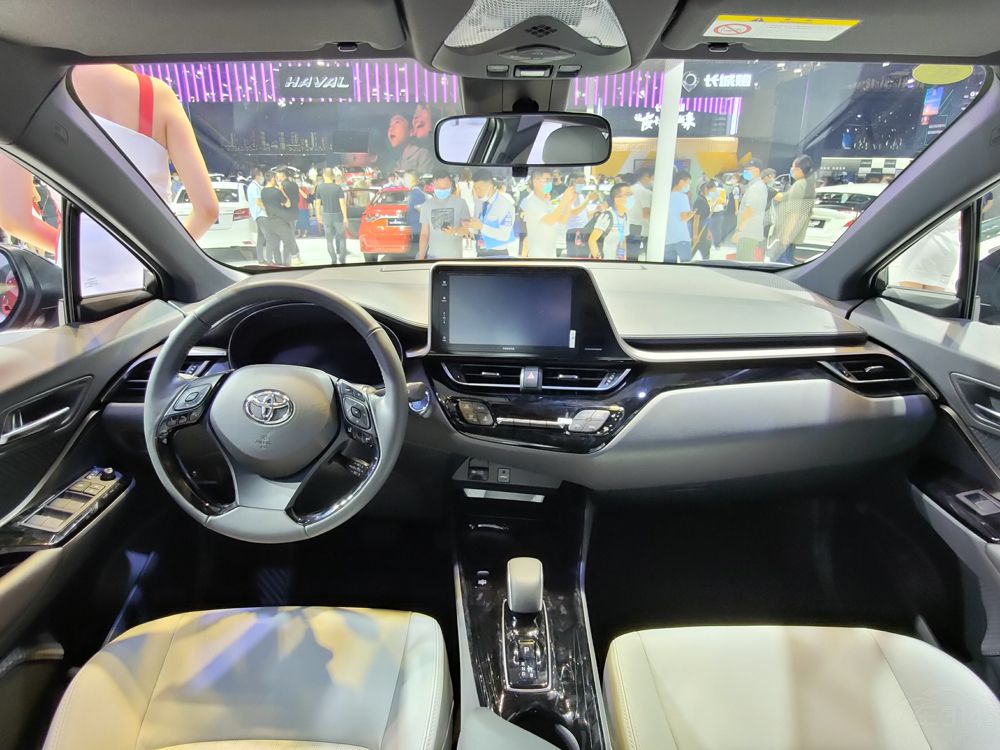 续航400km 丰田携奕泽E进擎亮相重庆车展 续航400km 丰田携奕泽E进擎亮相重庆车展