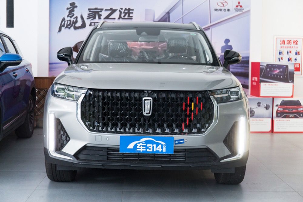 �̵����C-HR�ͱ���T99�˶������ôѡ