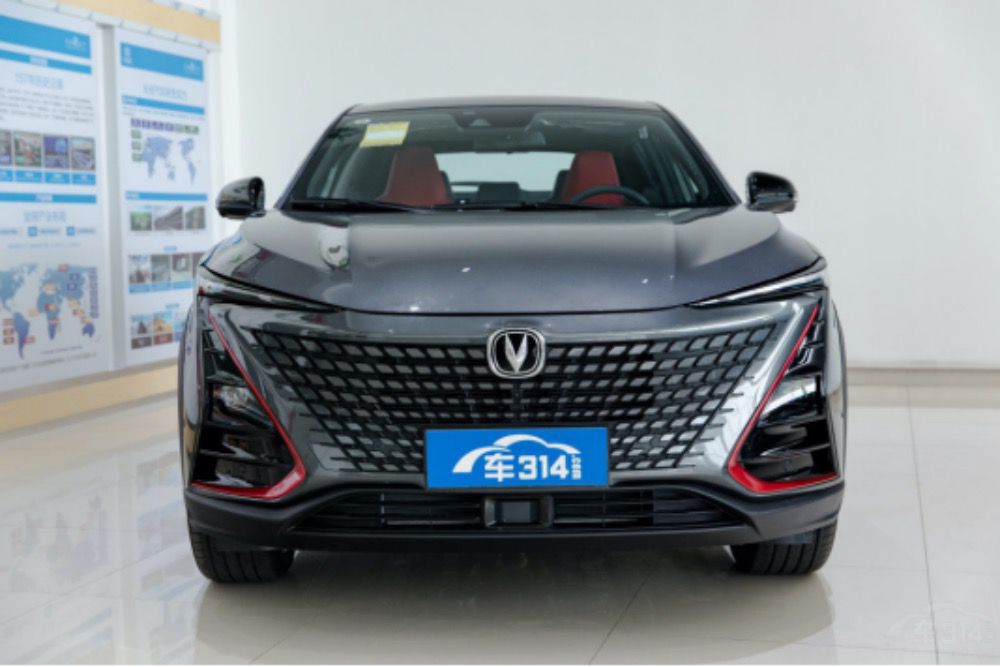 ����SUV���ǶԱȣ�13��ĳ���UNI-TӲ��30��µ�Q3