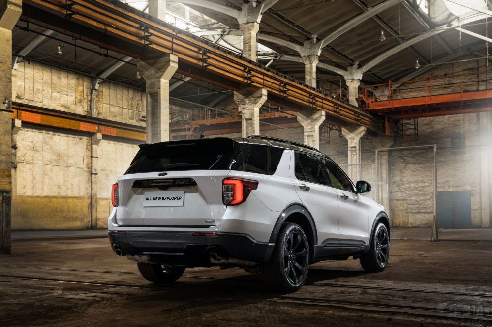 �ƽ��Լݼ���һ���̵��д���SUV��ôѡ��