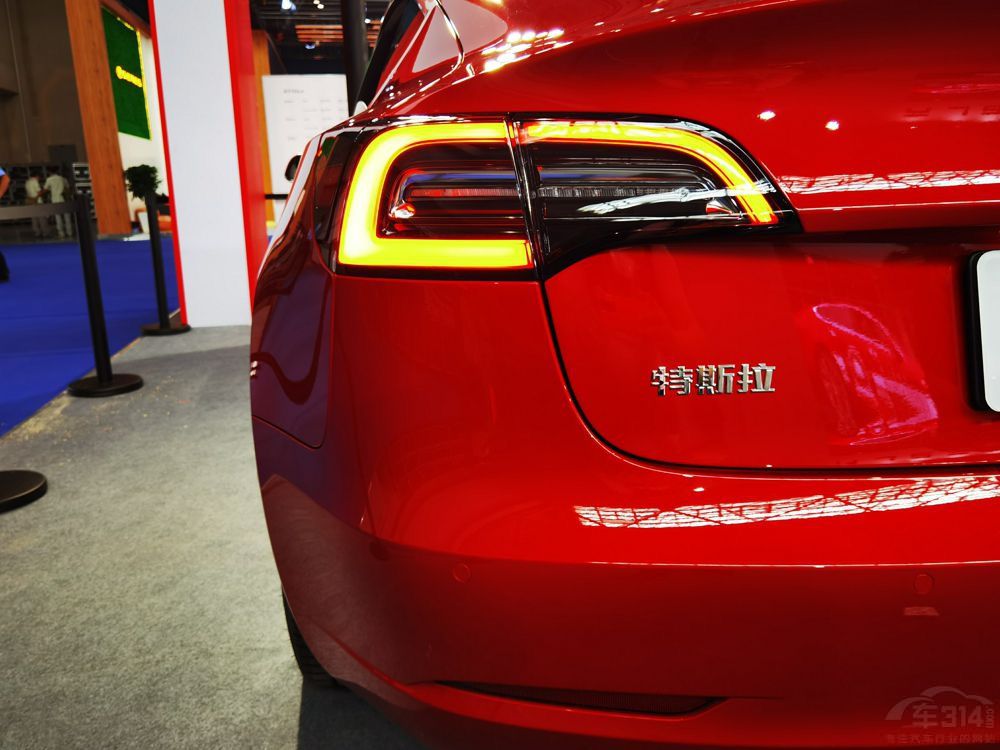 正面迎战特斯拉,P7和Model 正面迎战特斯拉,P7和Model