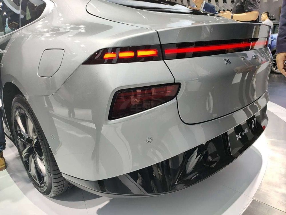 正面迎战特斯拉,P7和Model 正面迎战特斯拉,P7和Model