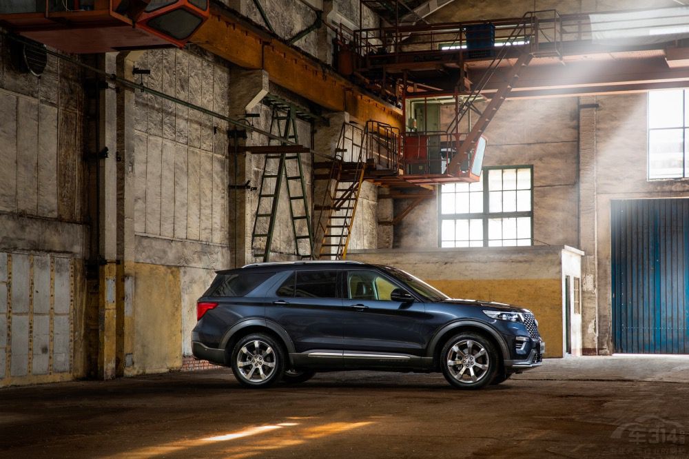 �ƽ��Լݼ���һ���̵��д���SUV��ôѡ��