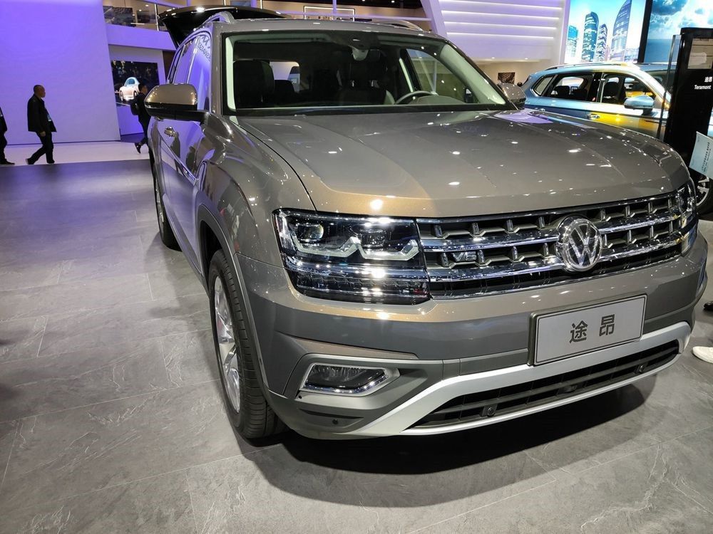 ̽���߶Ա�;��