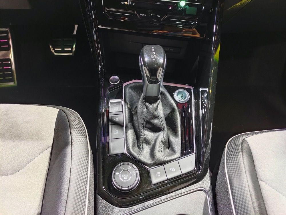 �ɶ���չ����ֵ����Ůɱ�֡���Ŀ�⡰����ʯ��