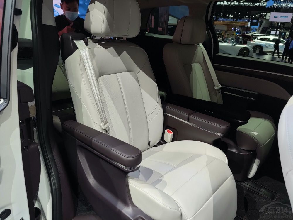 起亚嘉华要当爆款 先问问这几款车答应不? 起亚嘉华要当爆款 先问问这几款车答应不?