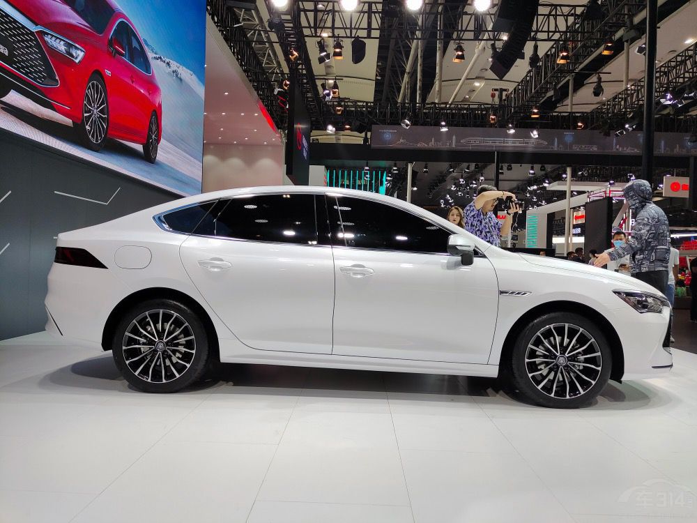 10�����ҽγ� ���ݳ�չ�������������