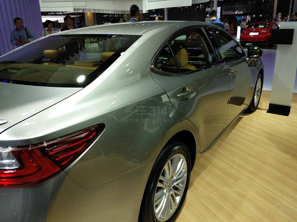 ����ѡ�׿���˹ES200��ѡ����3ϵ ˭����