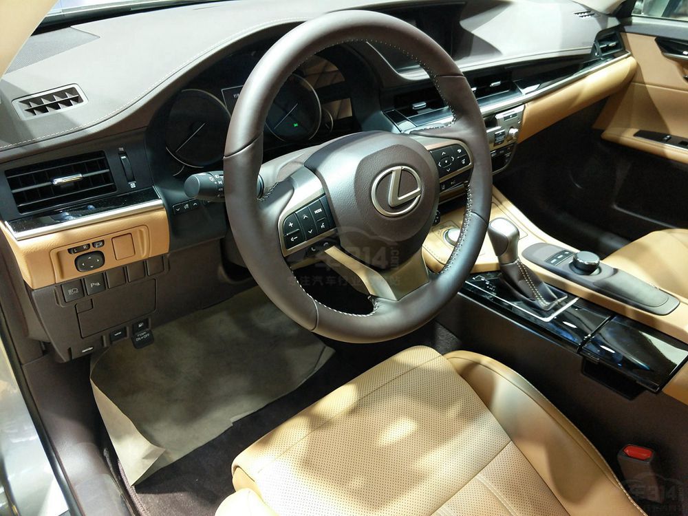 ����ѡ�׿���˹ES200��ѡ����3ϵ ˭����