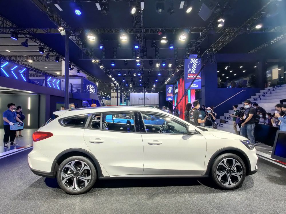 ����˹��װ�� �����г��г�����һ�ѻ���