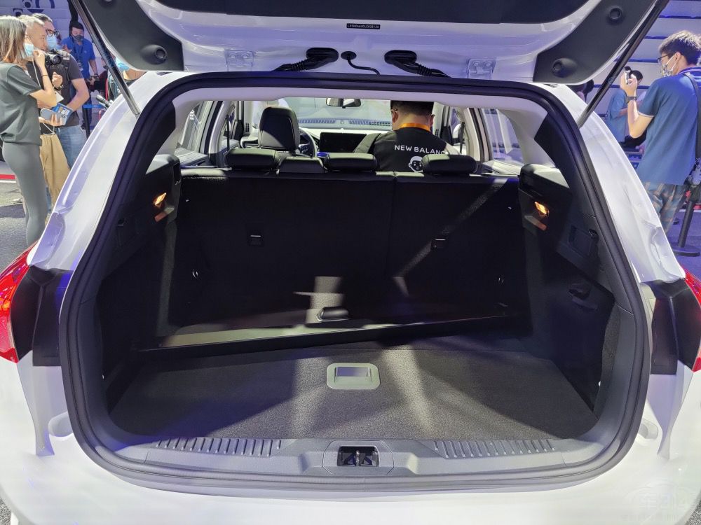 ����˹��װ�� �����г��г�����һ�ѻ���