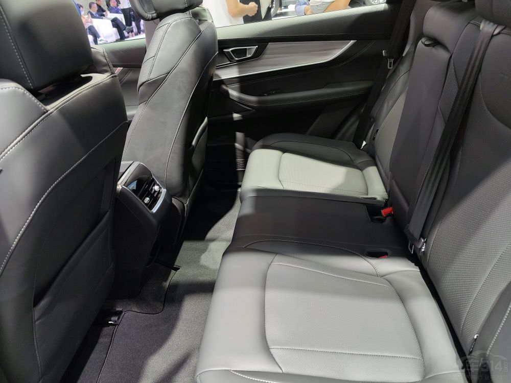 SUV������ġ�ͷ������ ˭��ֵ�����֣�