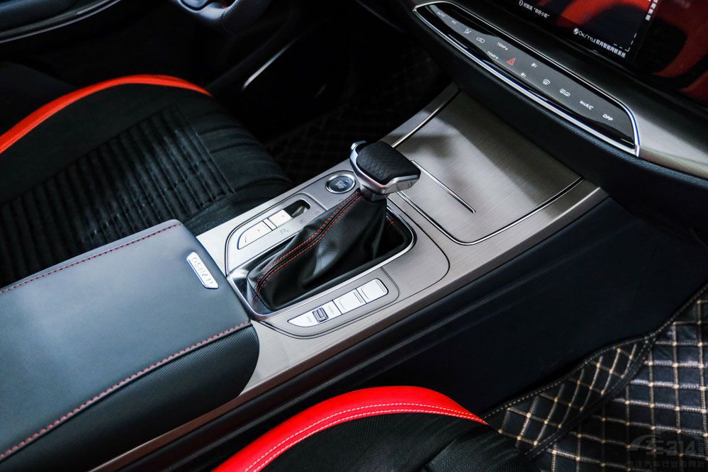 ����M6 PLUS�ͳ���ŷ��X7 ��������ɼ�