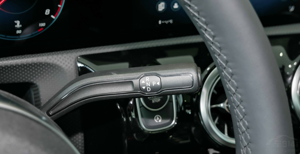 奔驰A级VS全新奥迪A3 入门级豪华车选谁 奔驰A级VS全新奥迪A3 入门级豪华车选谁