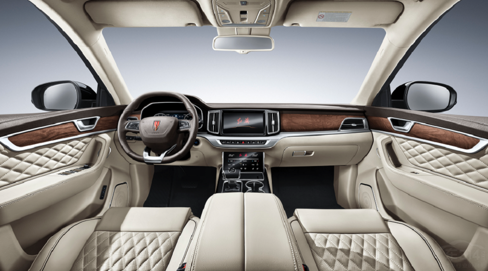 30����Ĵ�SUV ��������򷢶����ͳ�