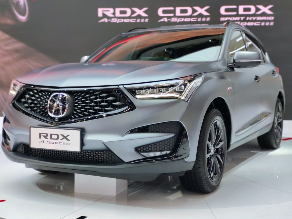 30����Ĵ�SUV ��������򷢶����ͳ�