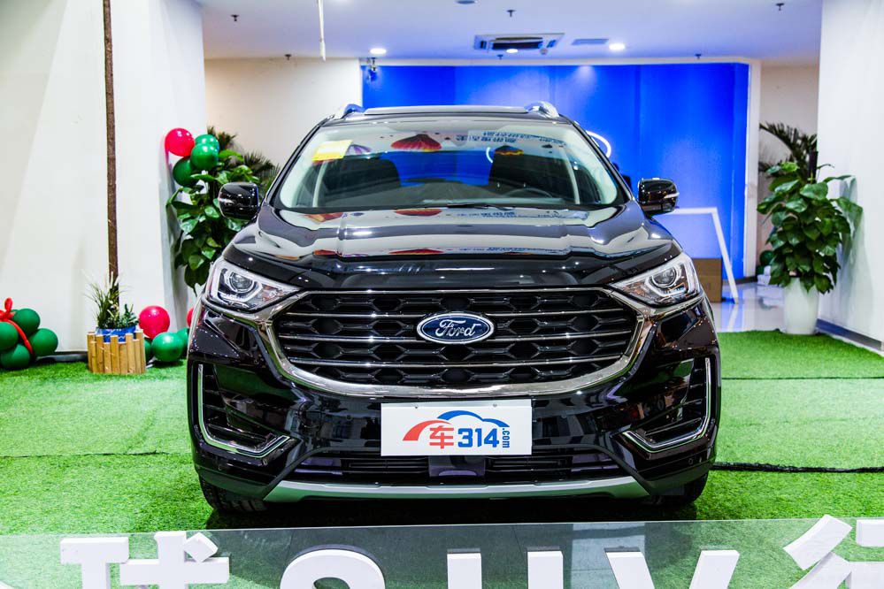 30����Ĵ�SUV ��������򷢶����ͳ�