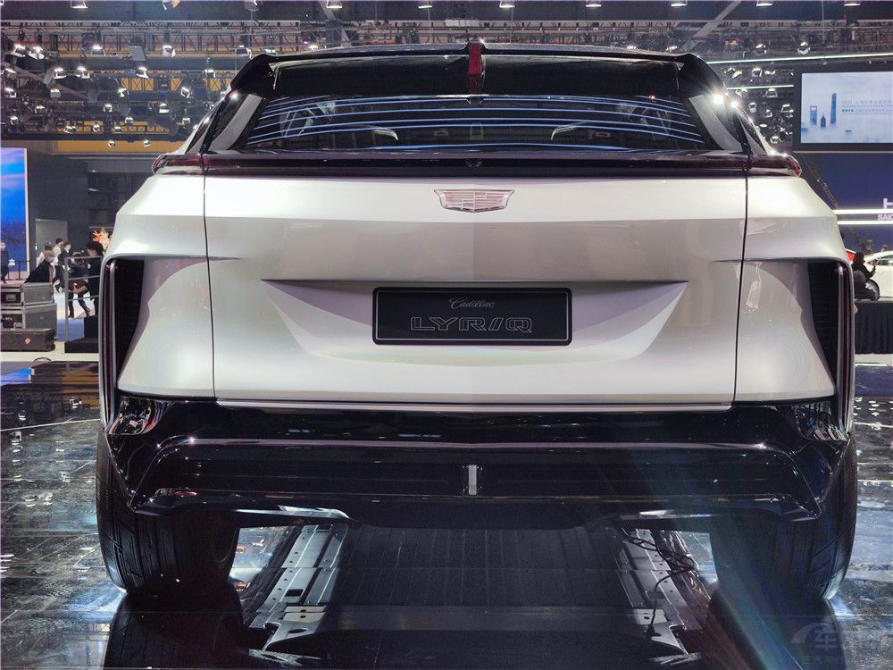 ��˹���İ��� ��һȺ����׷������