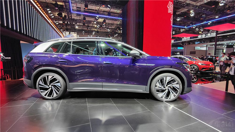 6�½�����SUV�³��̵� ��һ������˳Ծ�